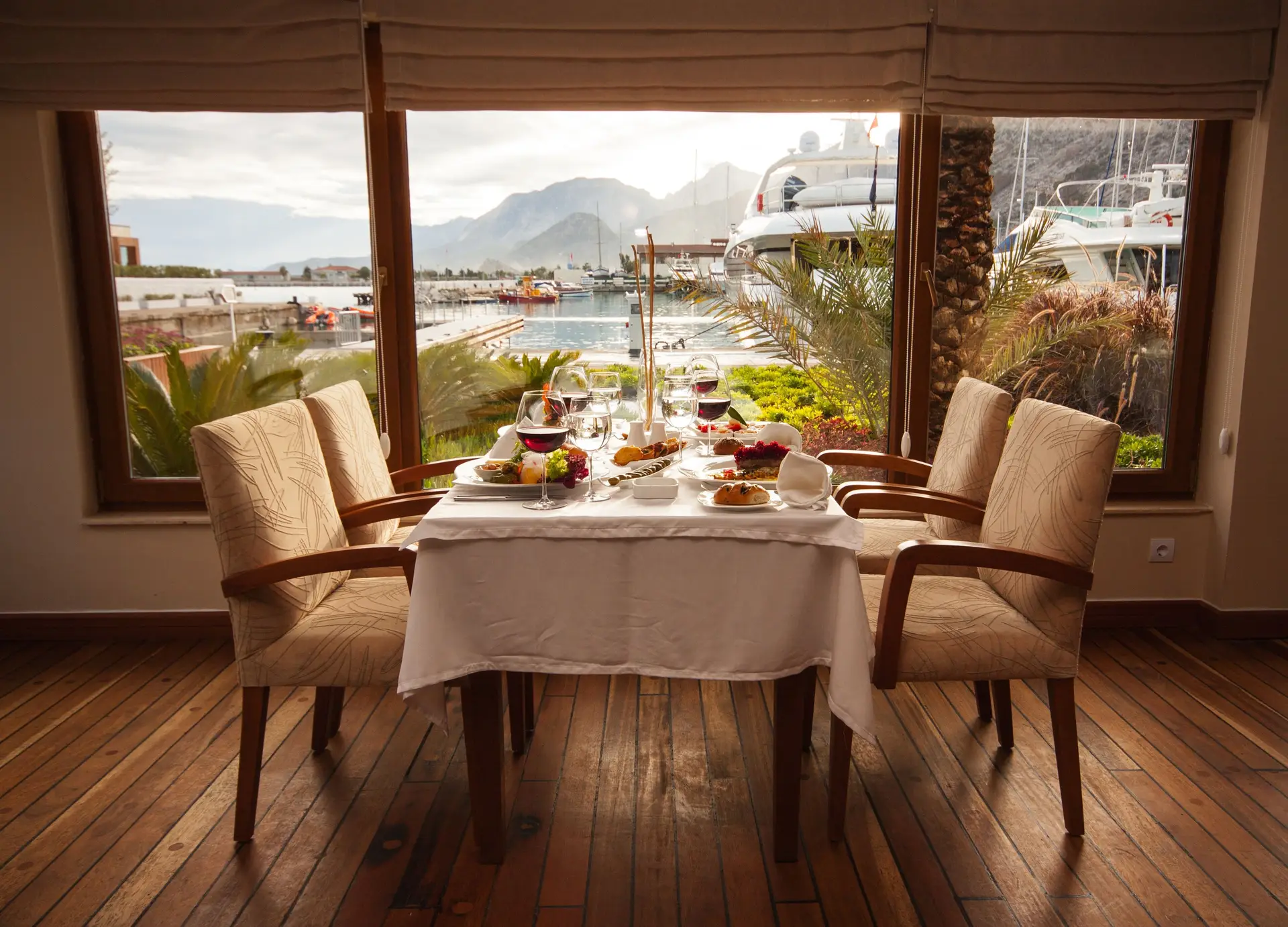 AlvessianprestigeStay Signature Restaurant Interior