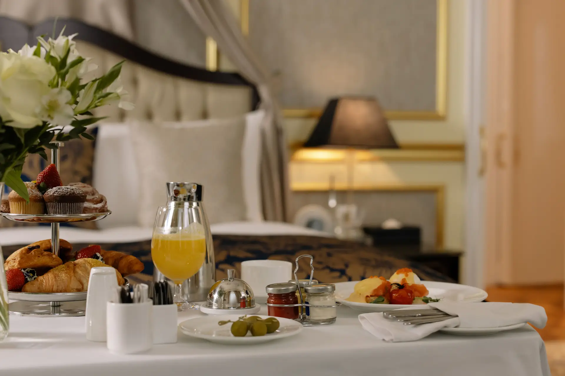 In-room refreshment service